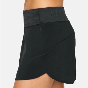 Outdoor Voices Hudson 4” Skort - SIZE M in color Black